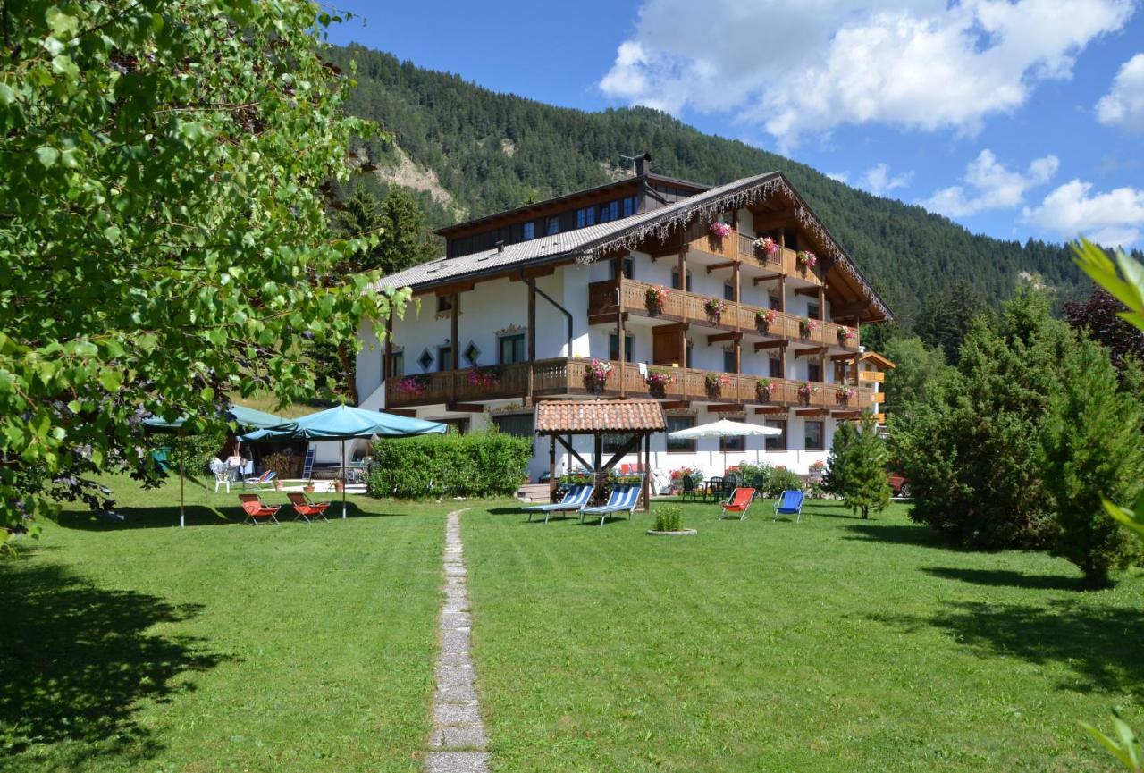 Villa Gemmy Pozza di Fassa Luaran gambar