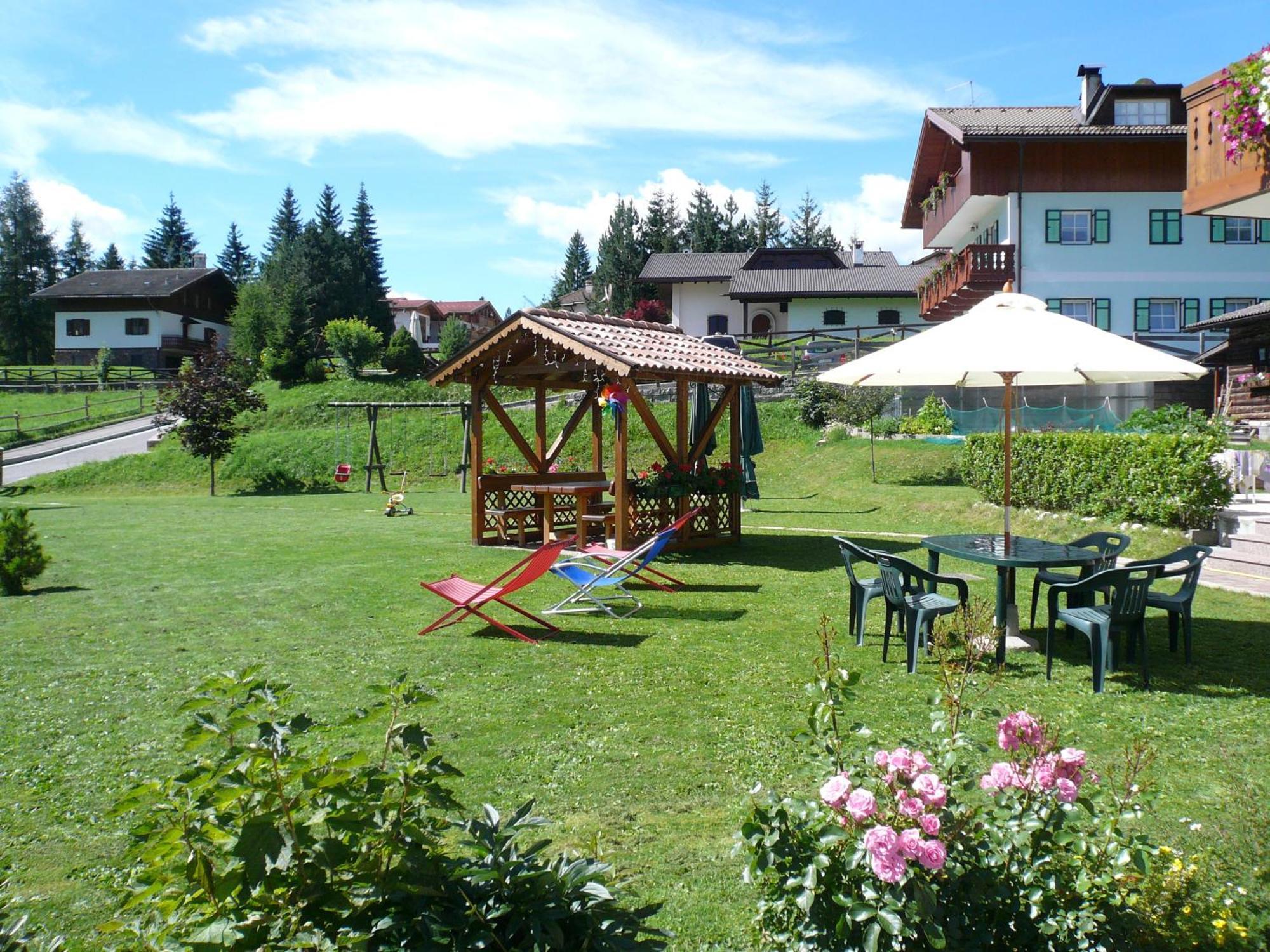 Villa Gemmy Pozza di Fassa Luaran gambar