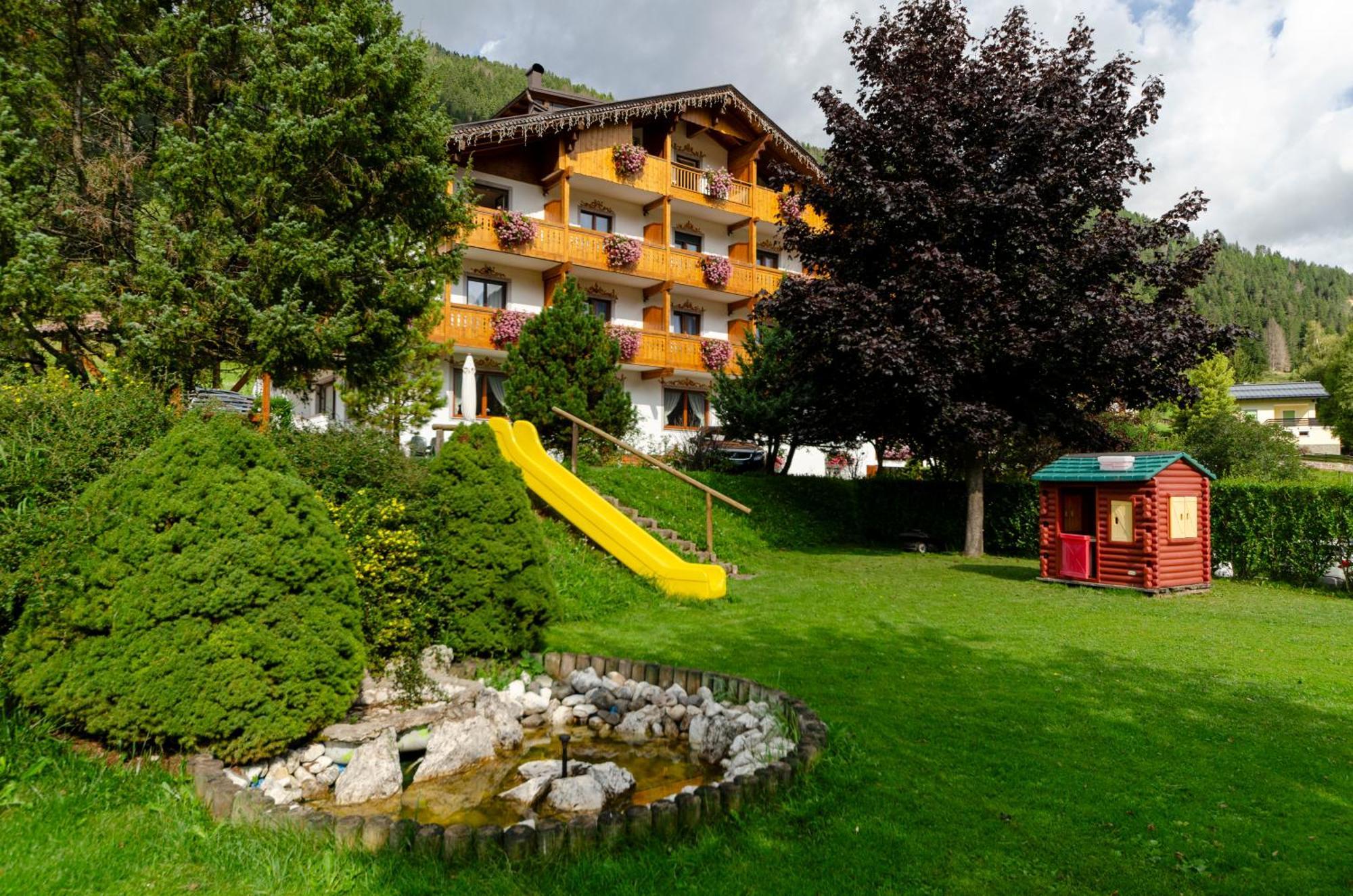 Villa Gemmy Pozza di Fassa Luaran gambar