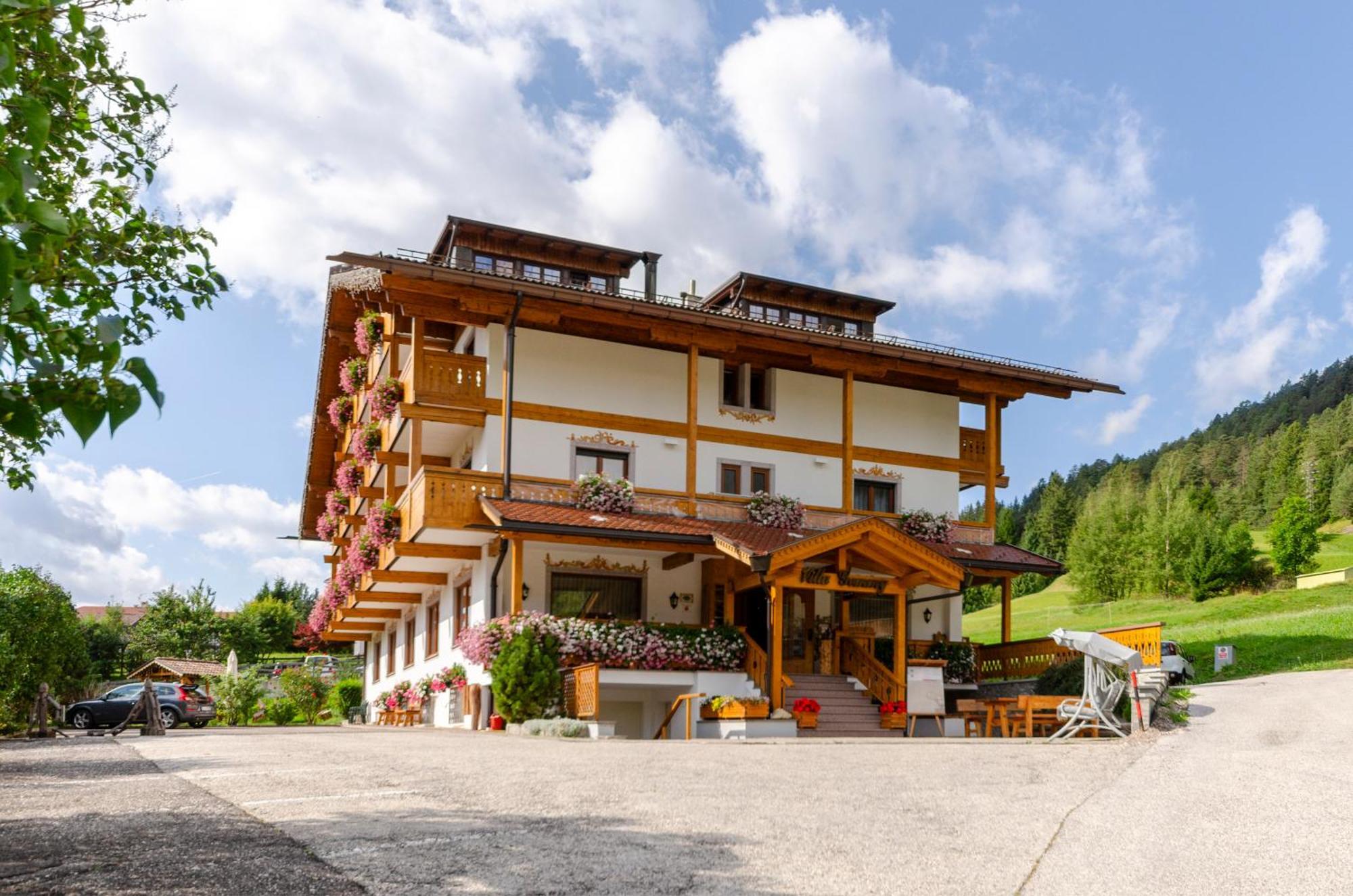 Villa Gemmy Pozza di Fassa Luaran gambar