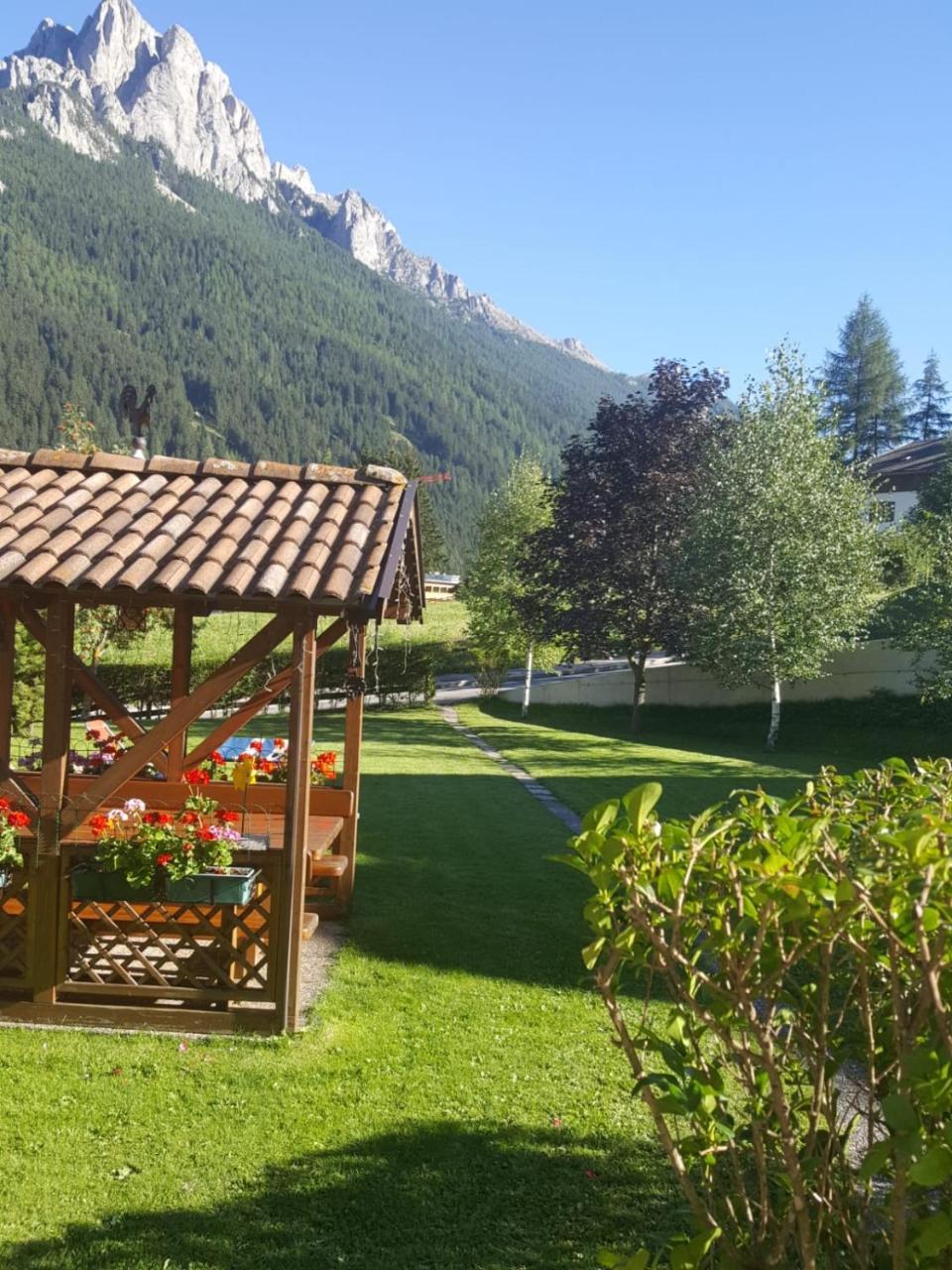 Villa Gemmy Pozza di Fassa Luaran gambar